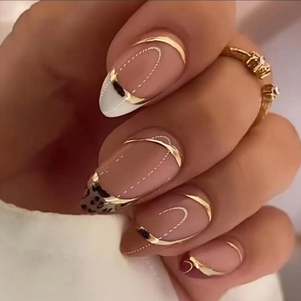 GUFUGU nail glue and adhesive tabs for quick DIY manicures.