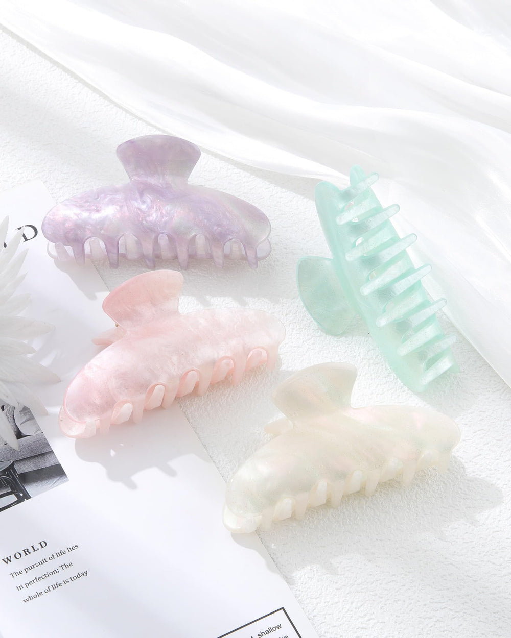 HAIMEIKANG brown clip blends with hair color and holds thick strands