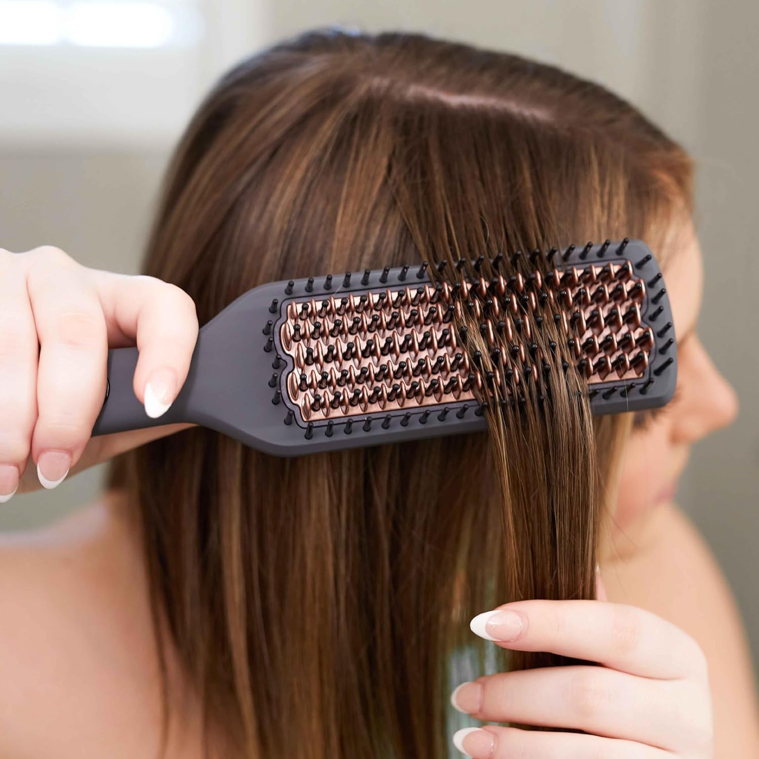 Hairitage detangled-straightened hair before-after showcase illustrating rapid one-step styling.