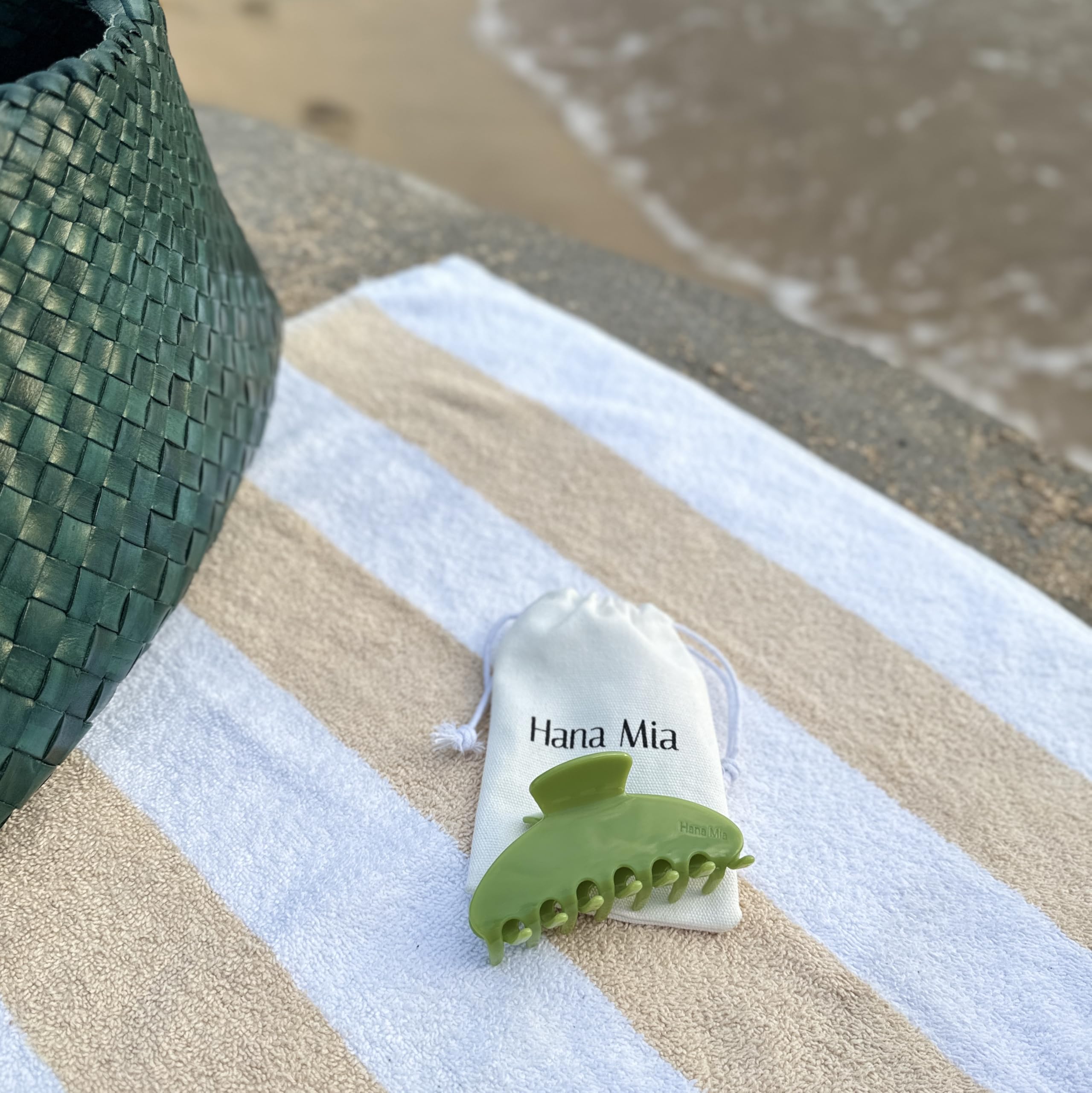 Hana Mia emerald clip for elegant updos with gentle hold