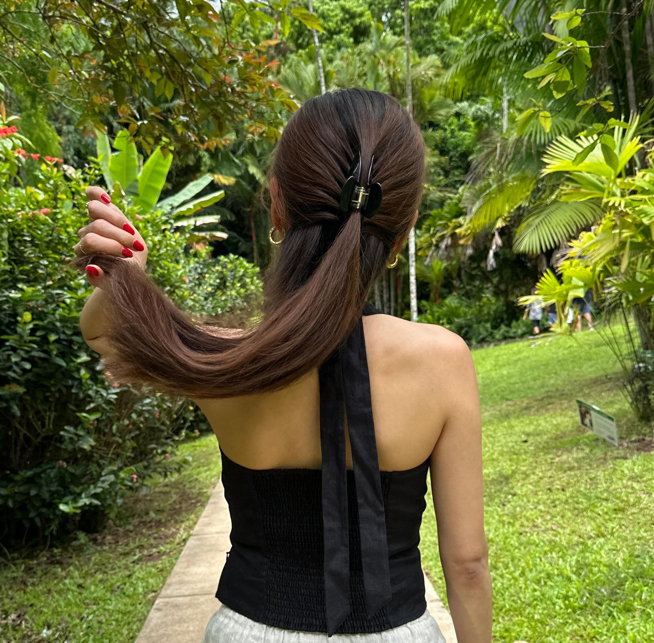 Hana Mia no-slip claw clip for thick hair provides secure, slip-free styling