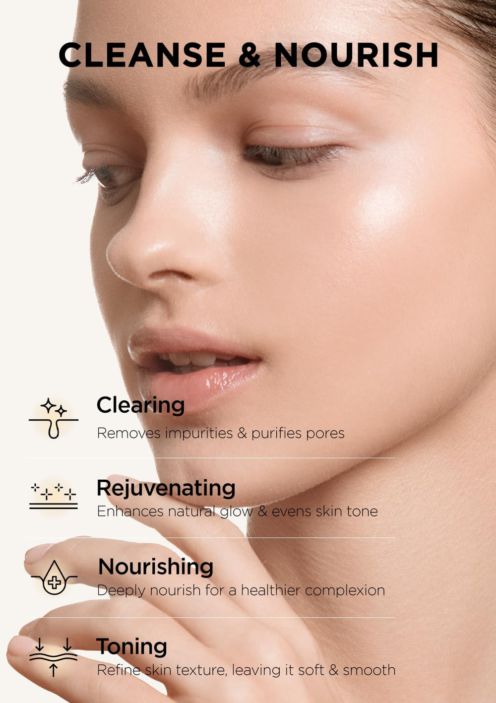 Hanskin Vitamin C Glow Powder Cleanser dispenser demonstrates easy powder-to-foam transformation.