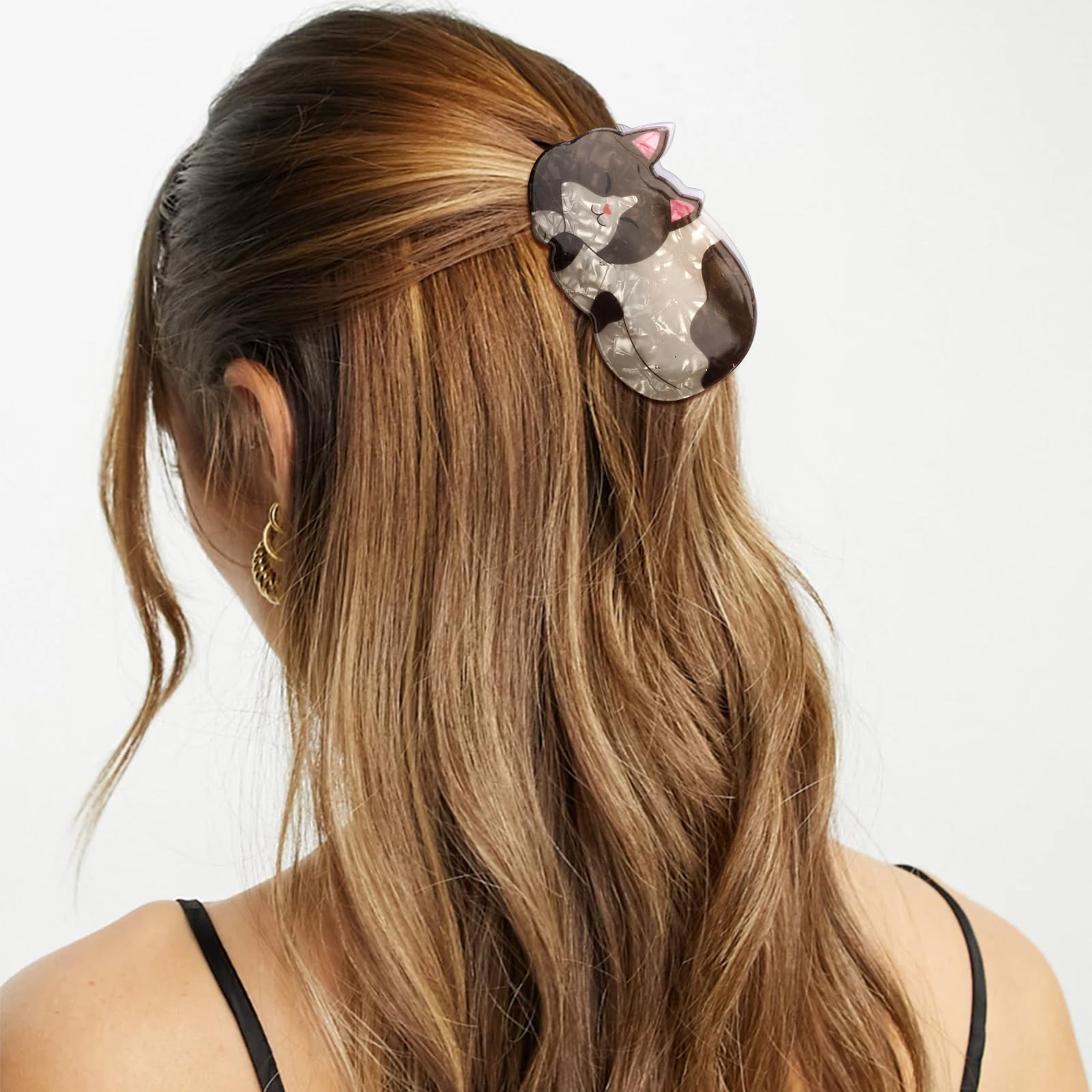Hapdoo premium-material acetate offers smooth finish to minimize hair snag.