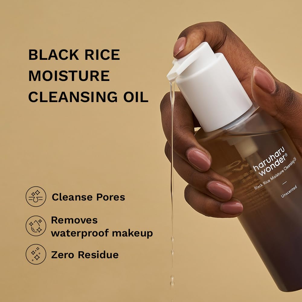 HARUHARU Wonder Black Rice Cleansing Oil pour demonstrates effortless daily cleansing.