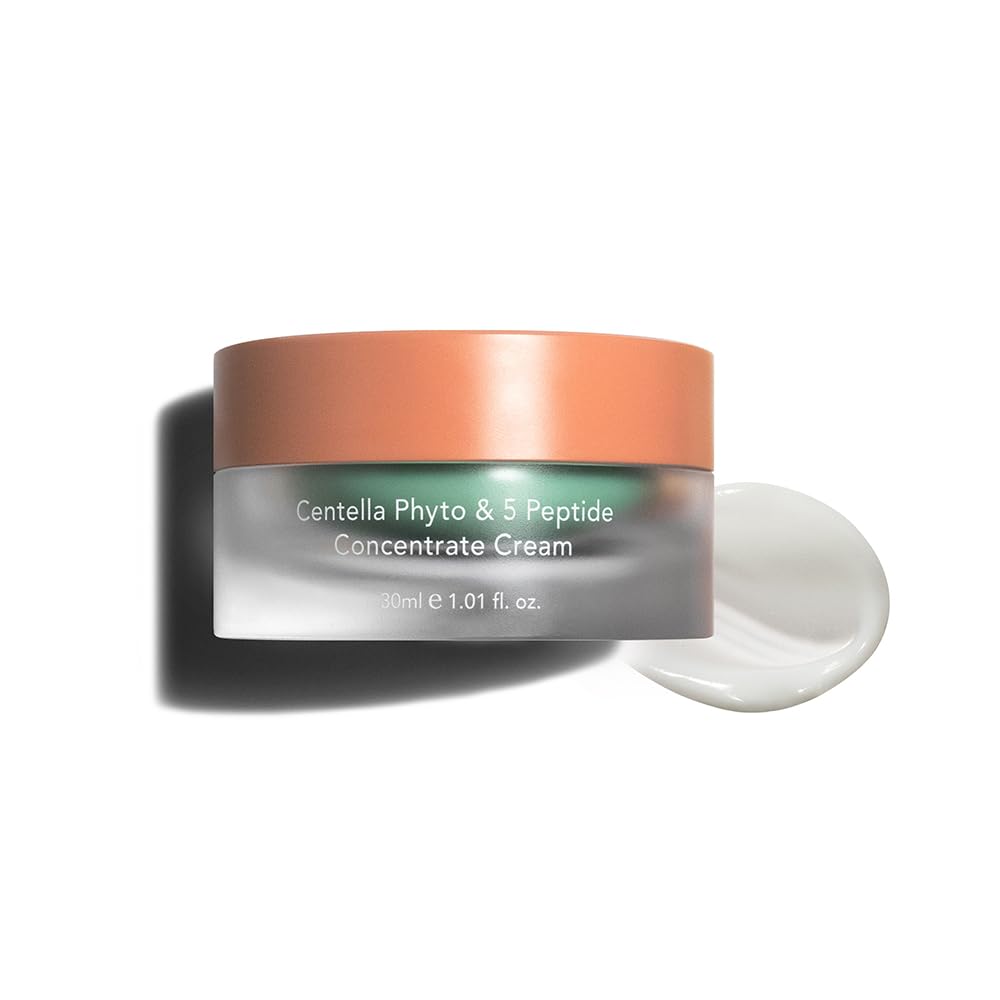 HARUHARU Wonder Centella Phyto & 5 Peptide Concentrate Cream jar closeup for nourished skin
