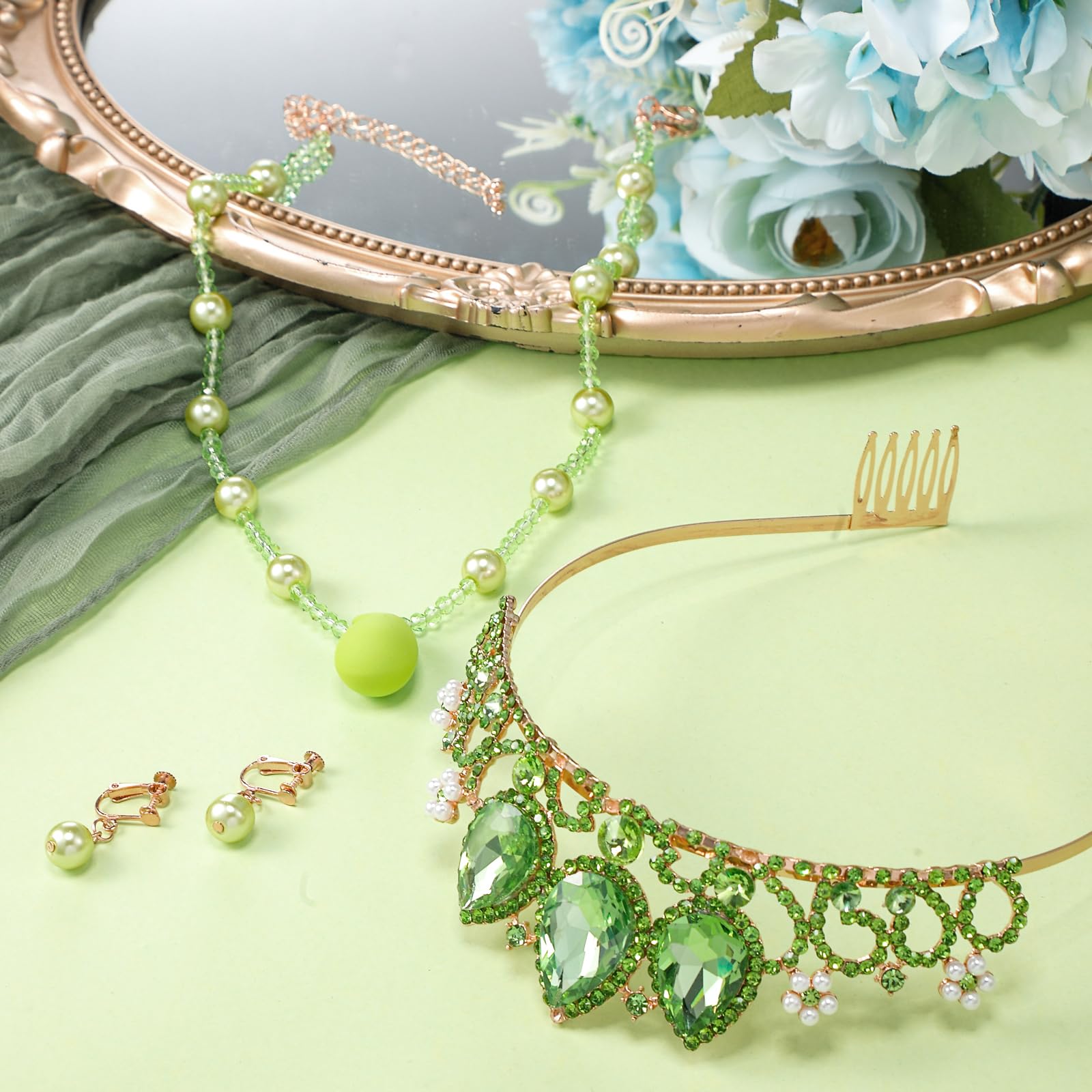Haysandy green pearl necklace with sparkling accents for princess looks