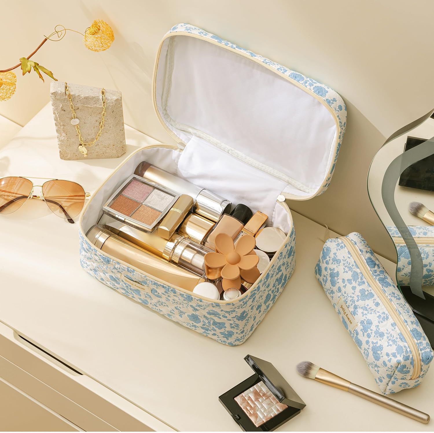 HBselect quilted makeup bag floral pattern adds stylish charm to daily routine.