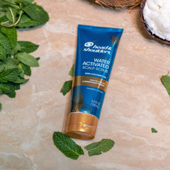 Head & Shoulders Royal Oils coconut oil close-up highlighting nourishing hydration