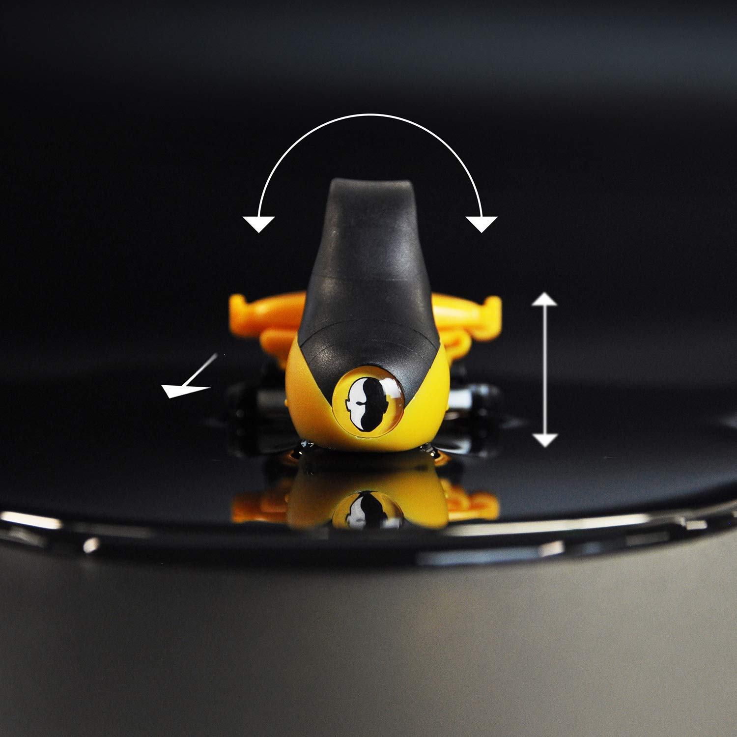 HeadBlade Moto lightweight design for easy maneuvering during head shaving