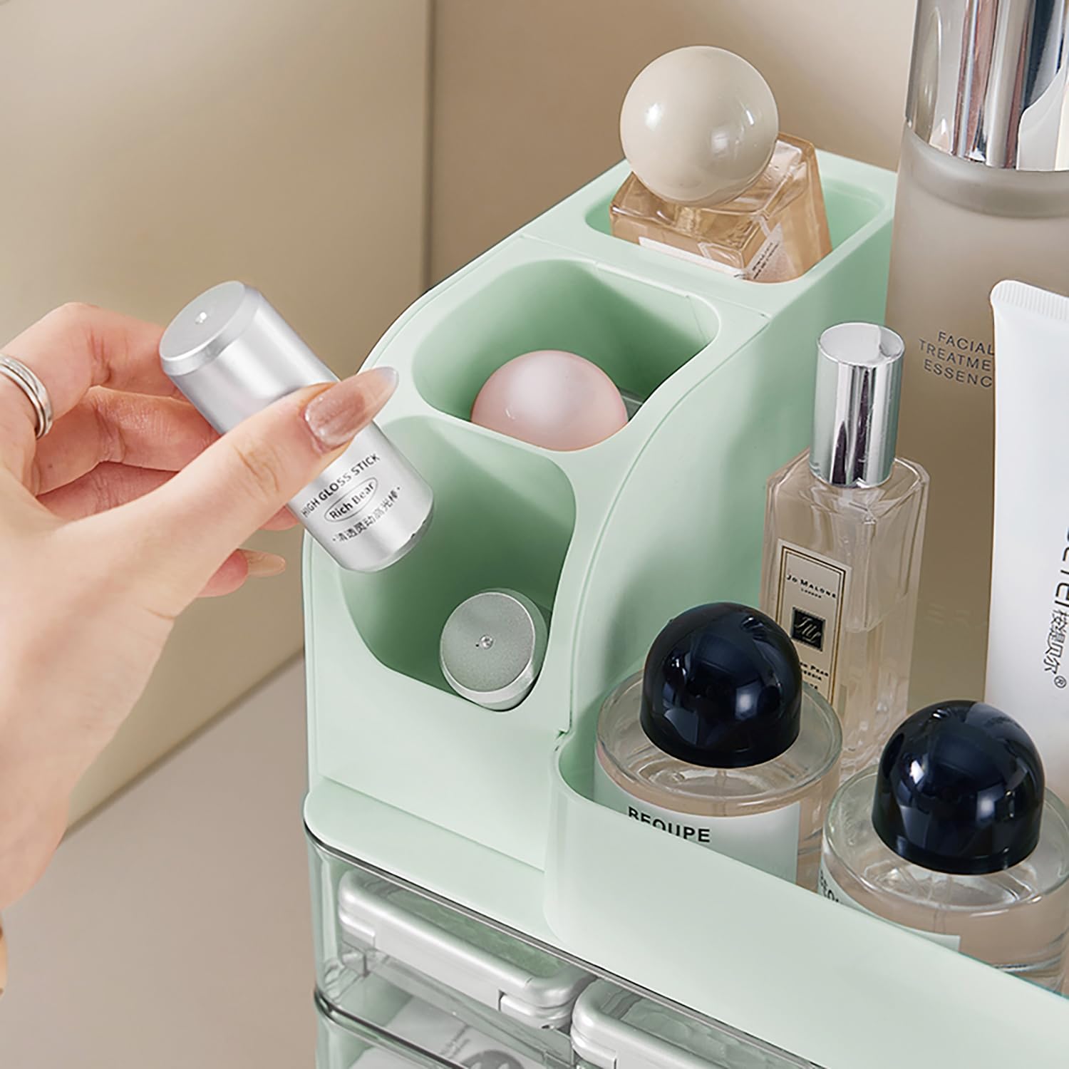 Heaime makeup organizer waterproof surface cleans easily after daily use.