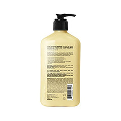HEMPZ lotion pour shows fruity notes for a refreshing routine.