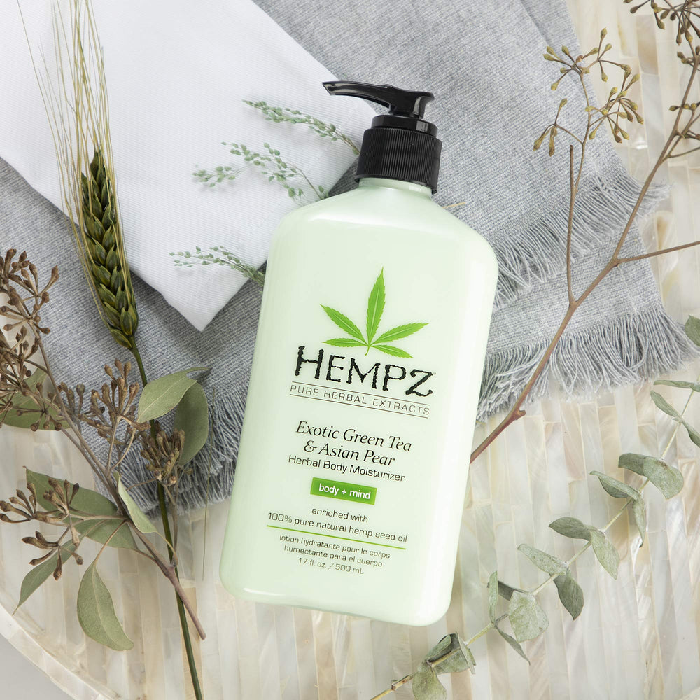 Hempz green-tea-pear-fragrance-closeup highlights fresh, fruity scent and skin nourishment.