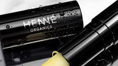 Henné Organics uses organic ingredients like coconut oil and shea butter.