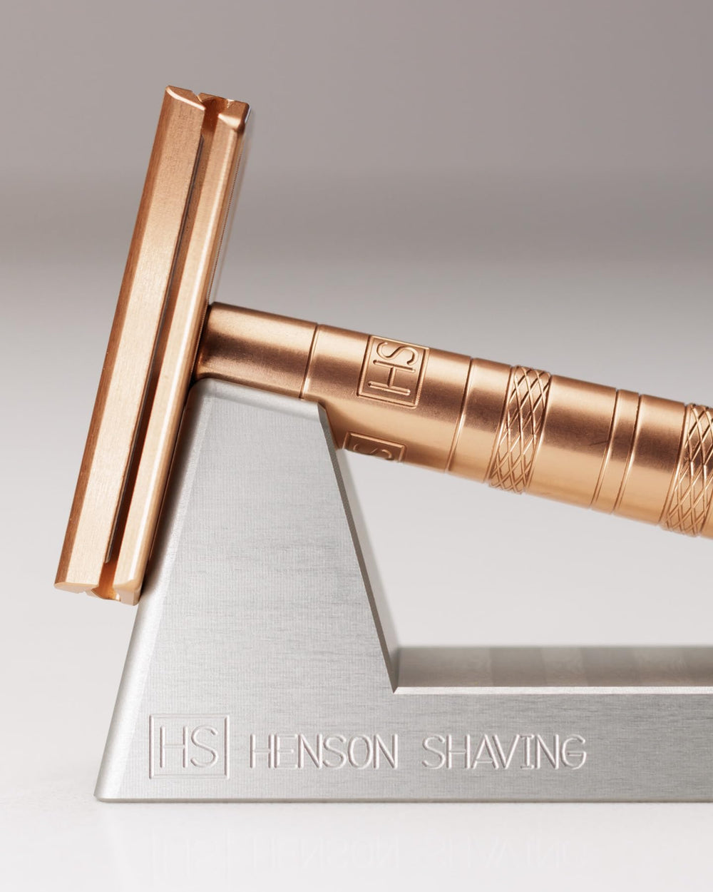 Henson Razor Stand display elevating the razor while drying between uses