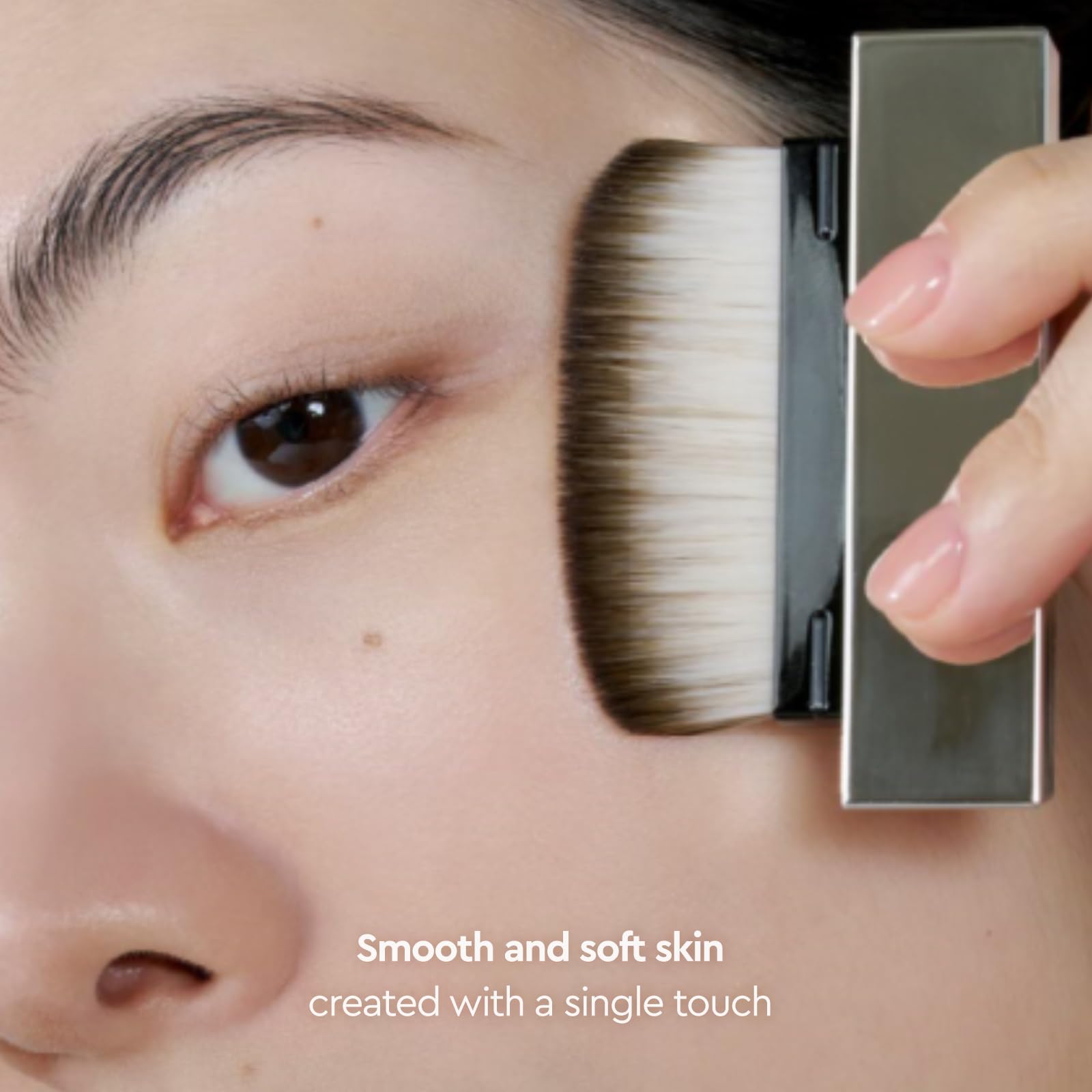 HERA Airy Blurring Powdered Primer packaging highlights premium design