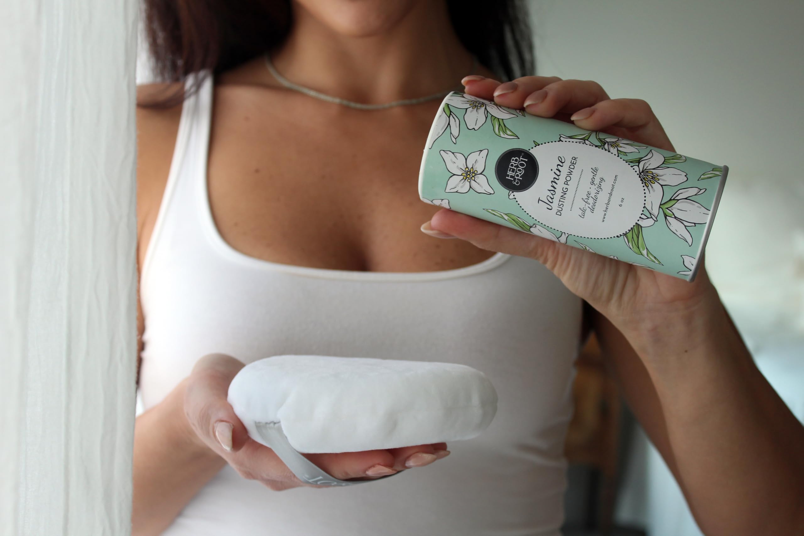 Herb Root natural deodorizing powder stands as a talc-free alternative.