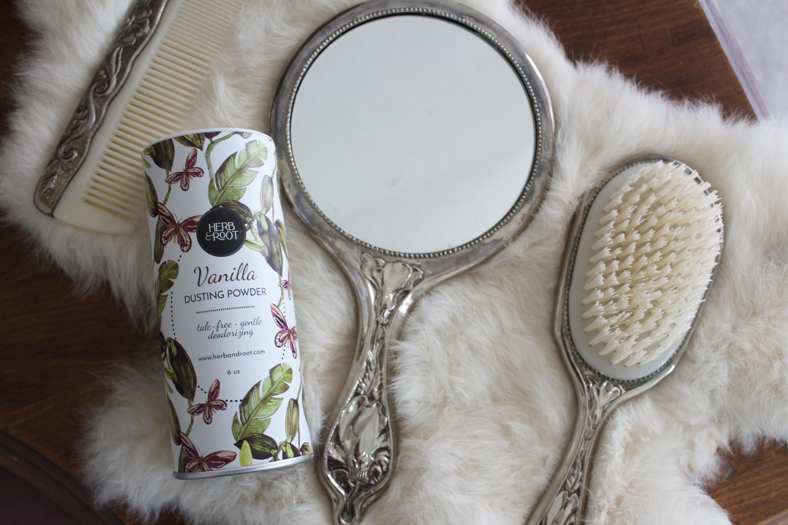 Herb & Root vanilla foot powder application on the sole for odor control.