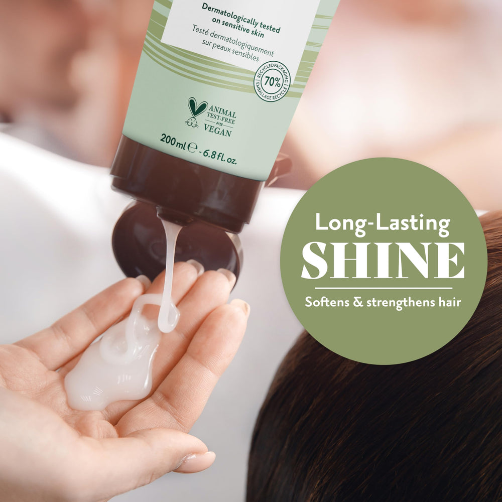 Herbatint Royal Conditioner eco-packaging highlights sustainable, paraben-free formula.