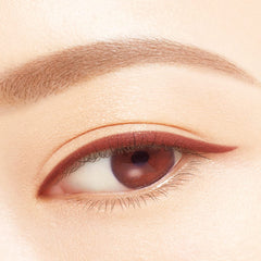 Heroine Make smudge-proof, waterproof formula resists rubbing and sweat.