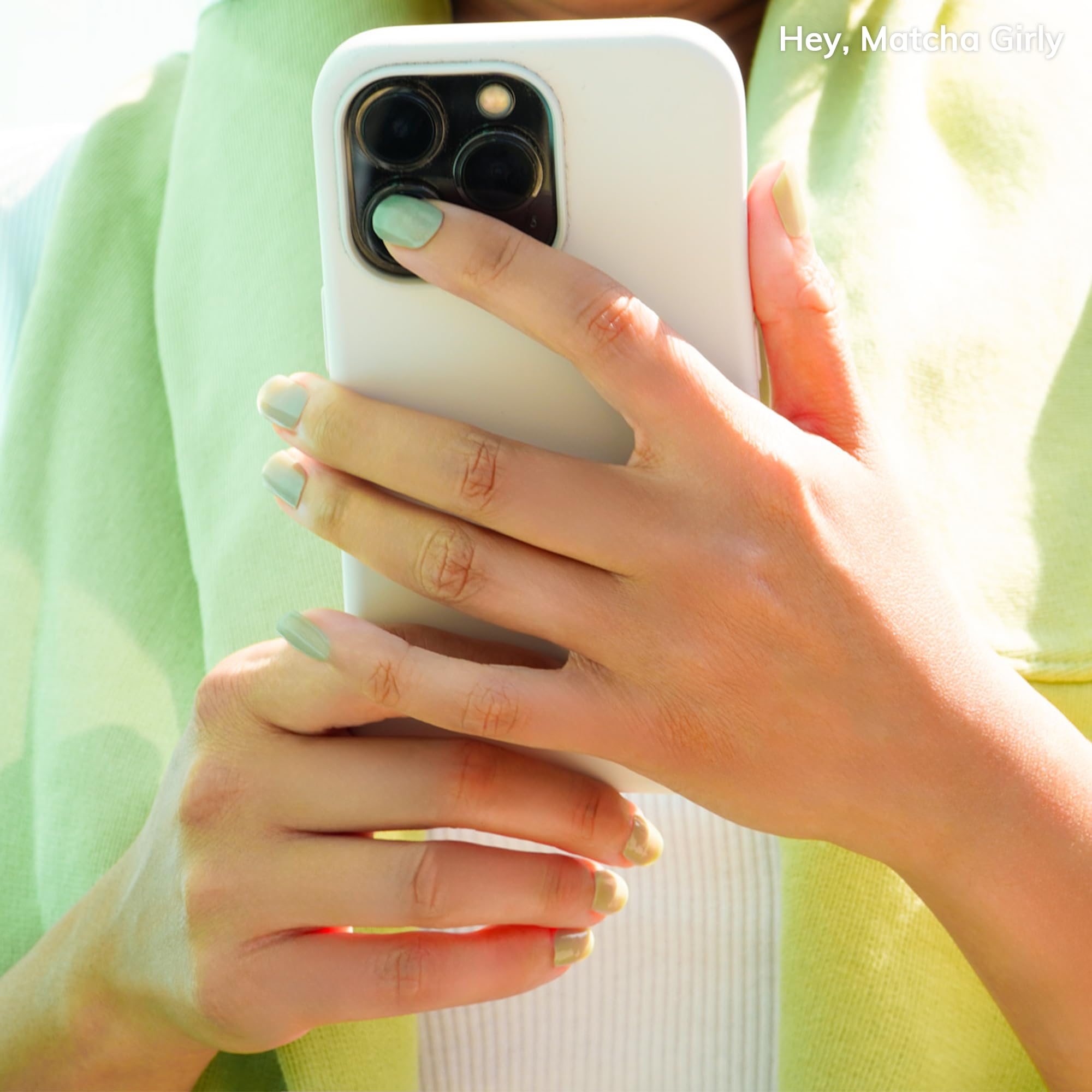 Heyhae on-the-go application shows portable kit for travel touch-ups.