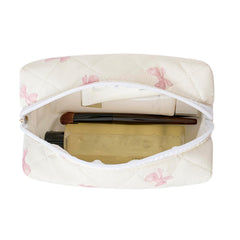 HHQQWZ cosmetic pouch zipper closeup highlights durable zipper for secure daily use