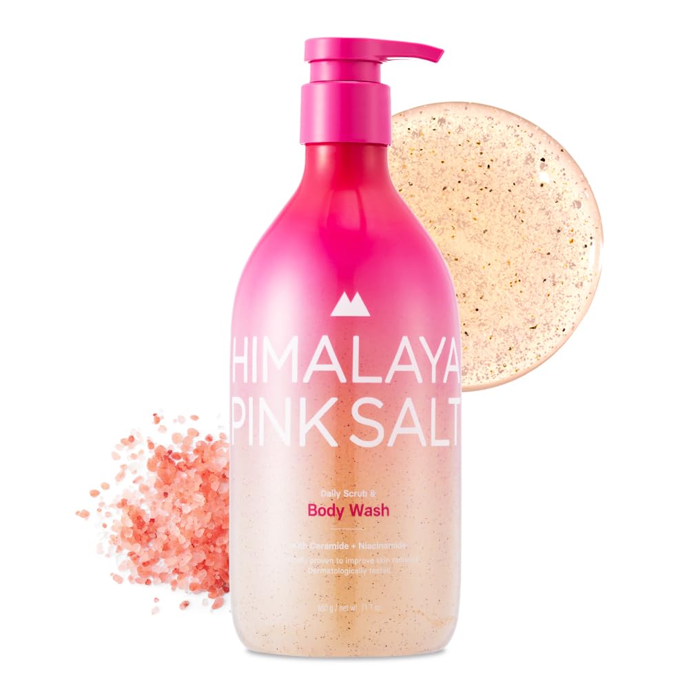 HIMALAYA PINKSALT Daily Scrub bottle ready for a gentle exfoliation routine.