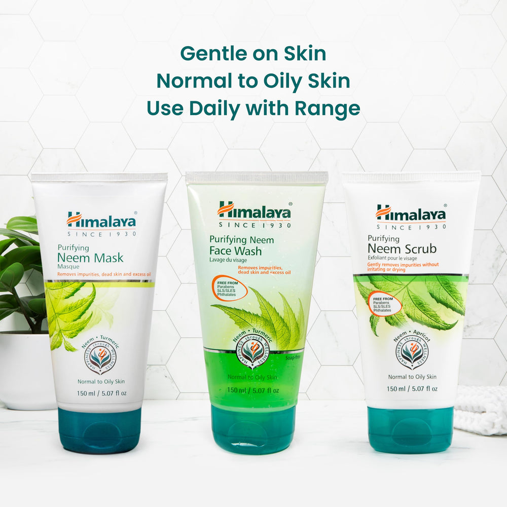 Himalaya Purifying Neem Face Wash foam lather demonstrates soft cleansing action