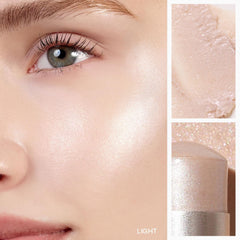 HINCE Radiance Balm twist-application allows precise portable use for natural glow