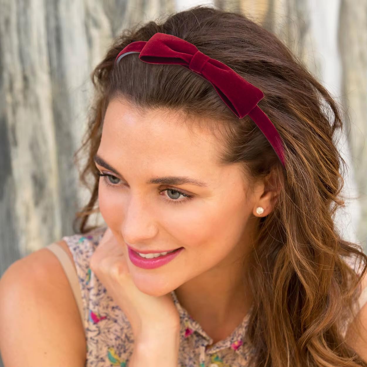 HINZIC party-look accessory finishes festive outfits with a polished touch