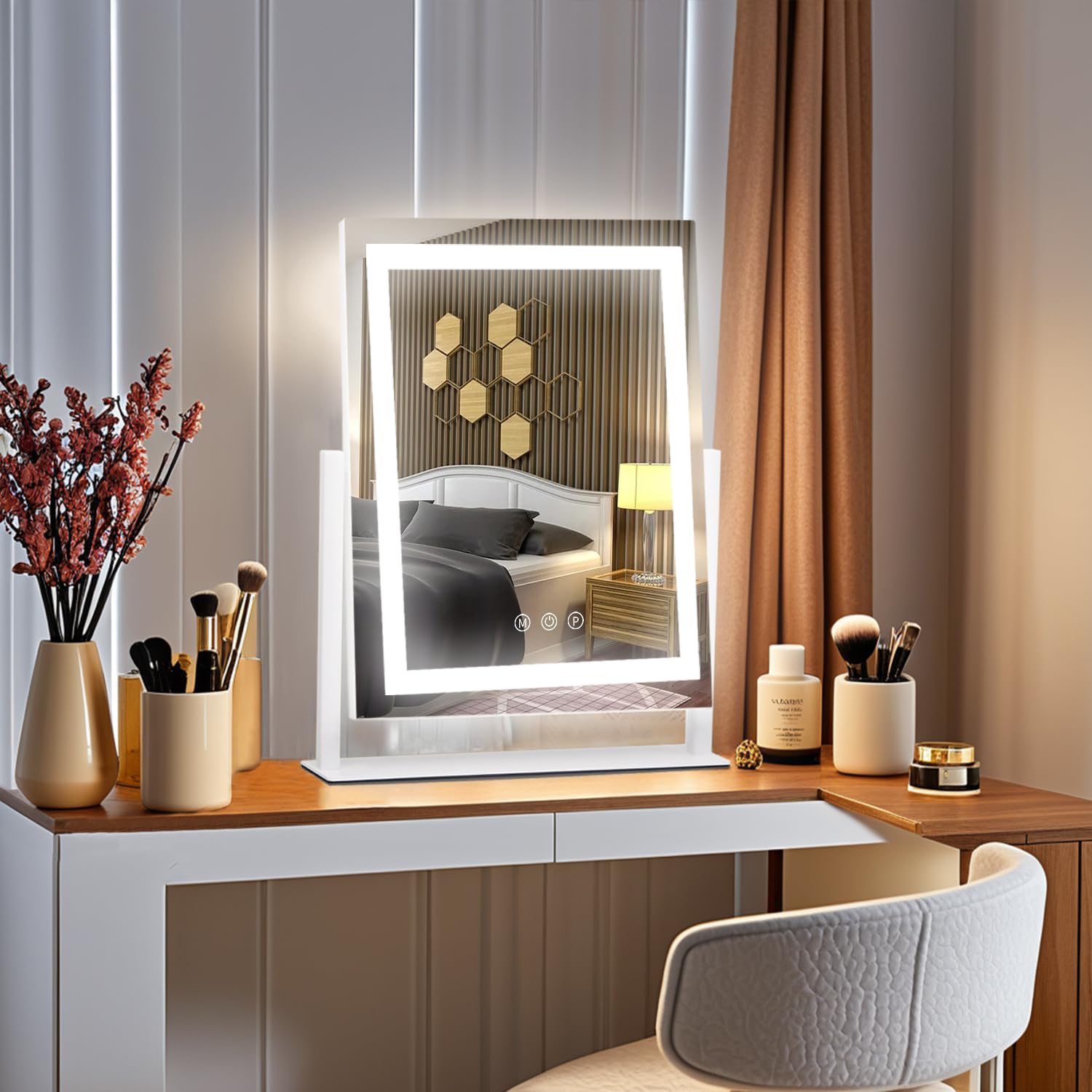 Homtang vanity mirror includes USB C power for quick plug-in setup