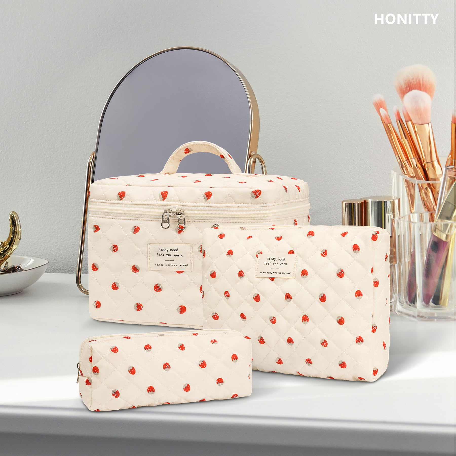 honitty floral travel toiletry bag is lightweight and foldable