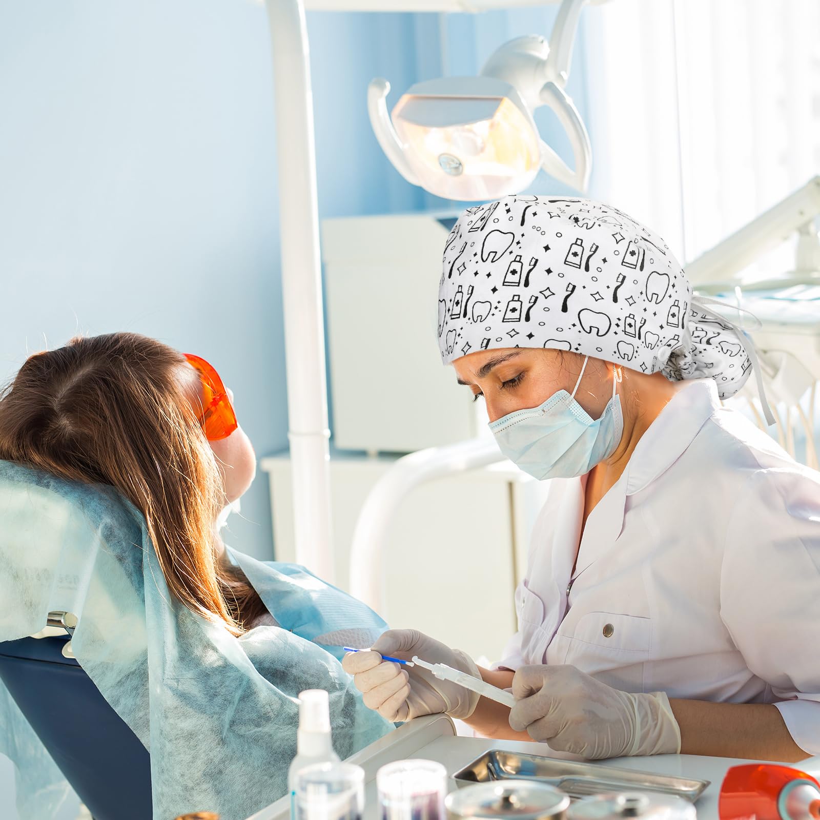 Honoson pack display suggests gift-ready scrub caps for colleagues.