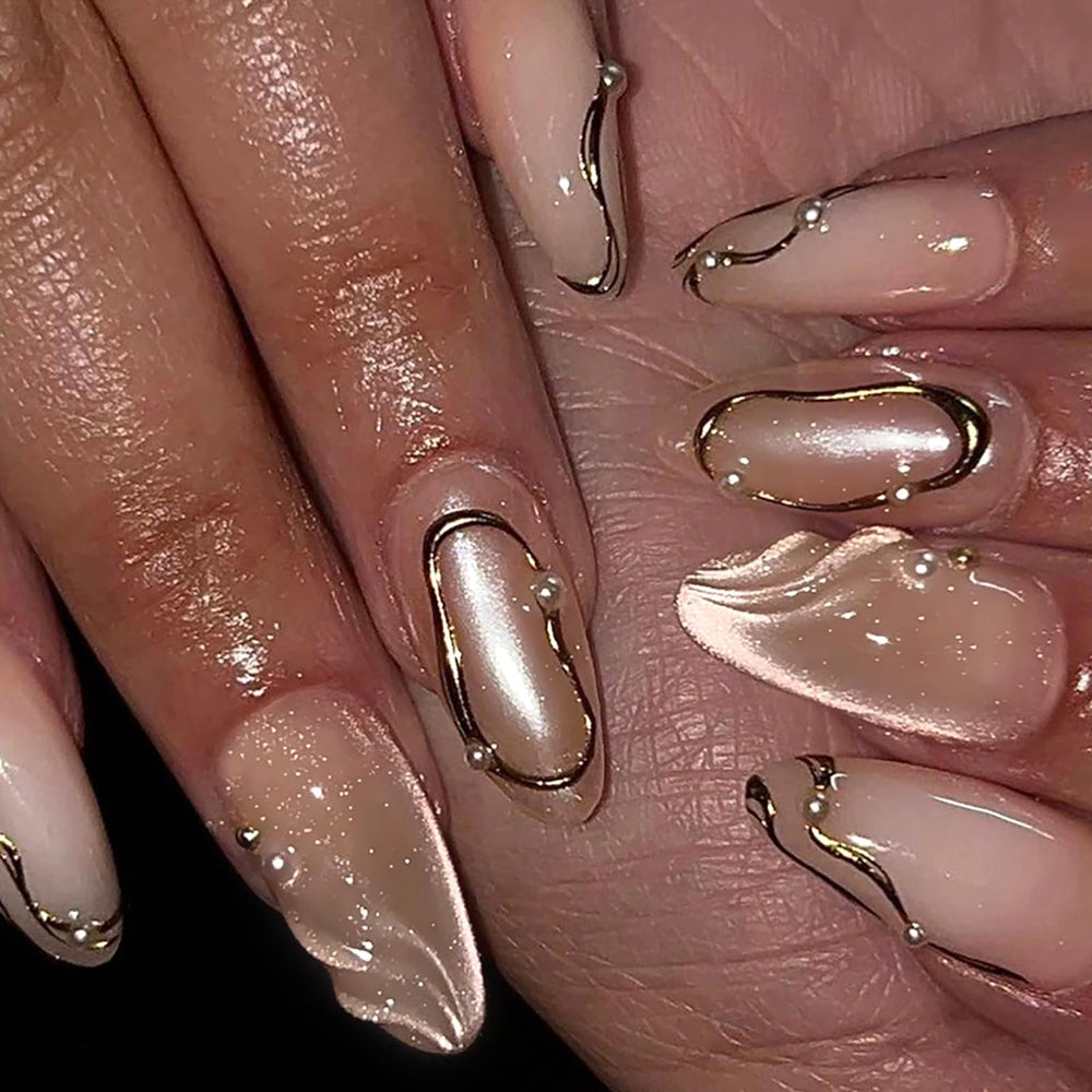 HOSAILY glossy nails on hand with a winter holiday look