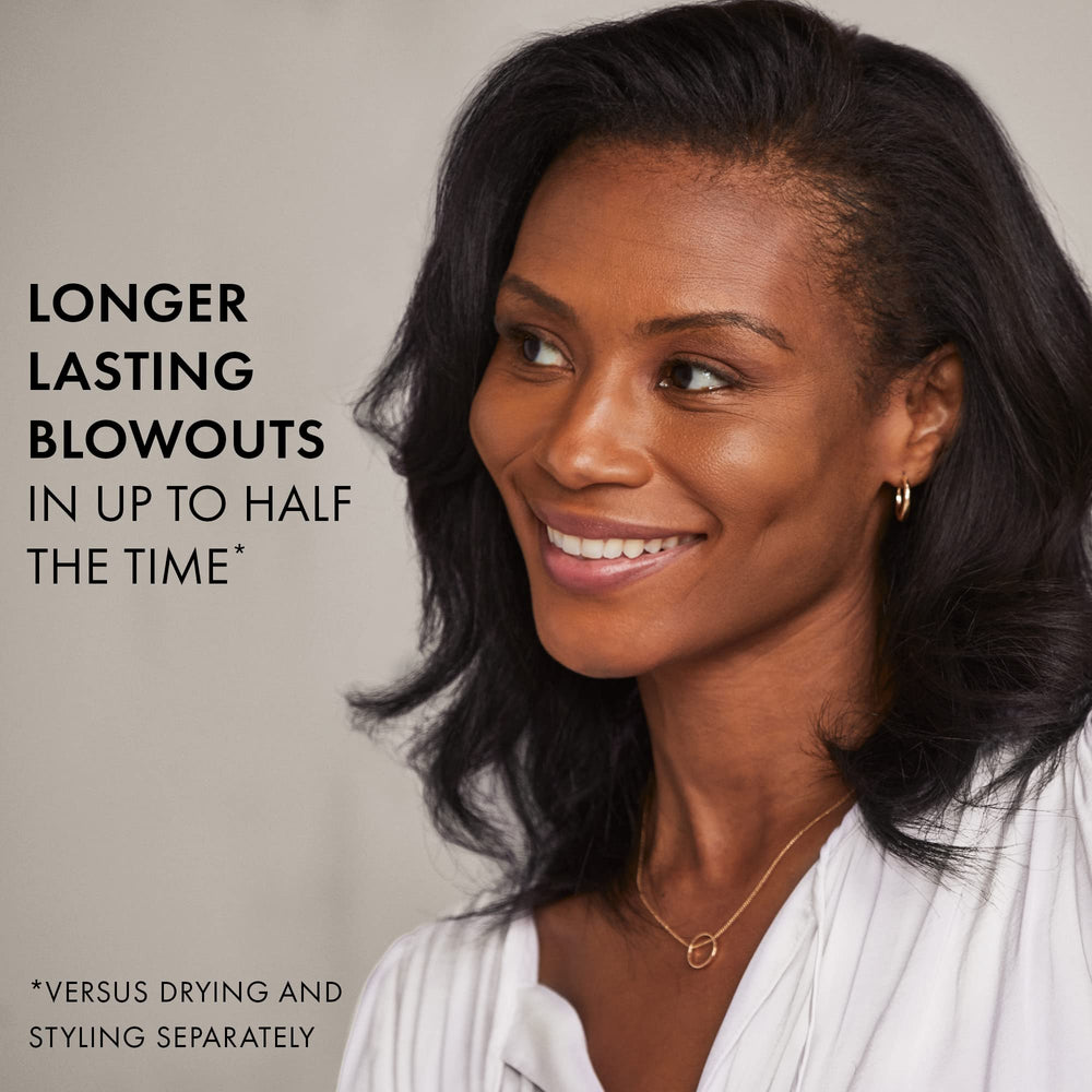 Hot Tools Pro Artist Black Gold oval-design bristles for detangling while styling.