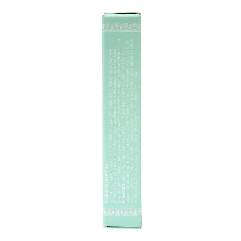 House of Lashes lash-strip-blend closeup indicates easy true-to-life falsie adhesion.