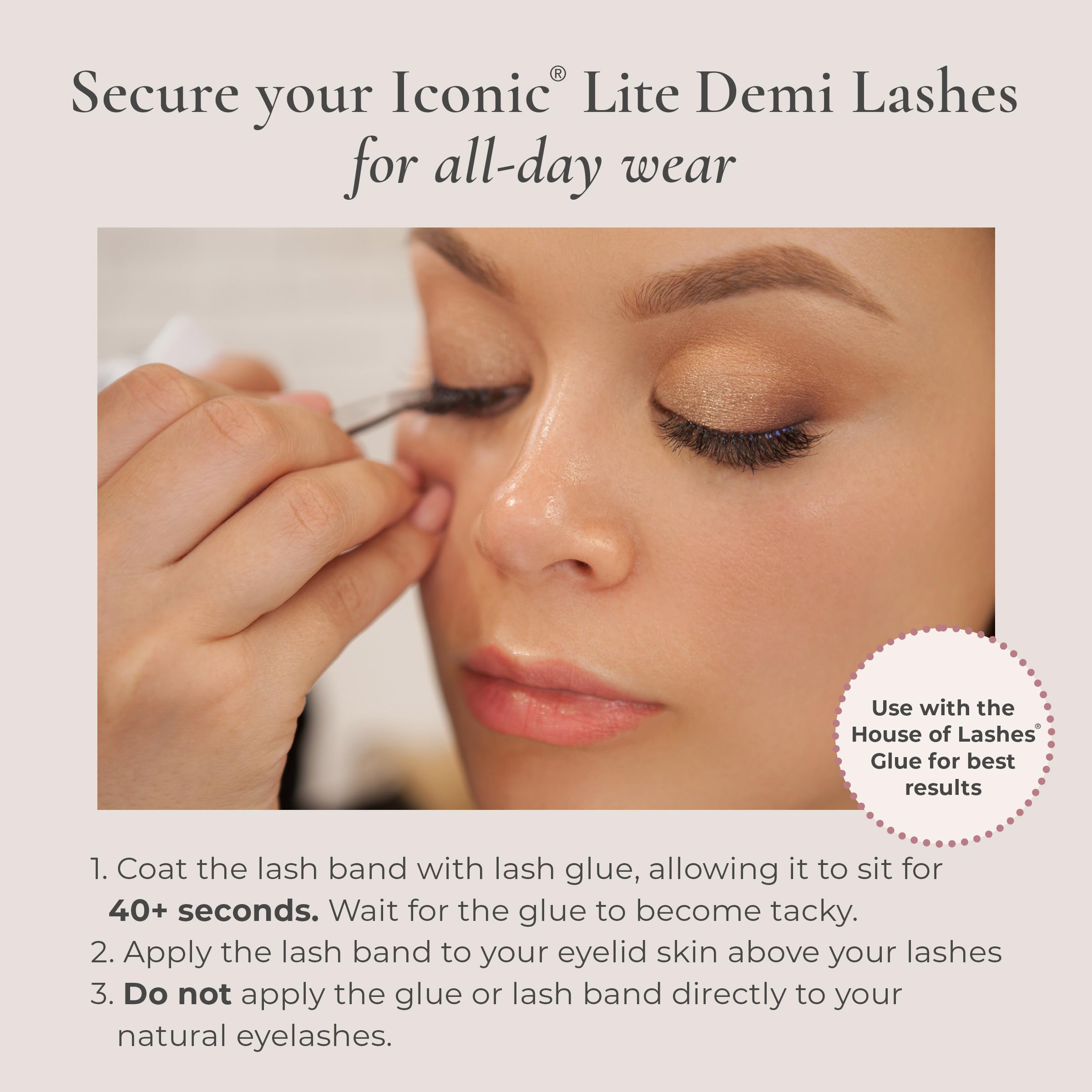 Cruelty-free faux mink fibers blend with natural lashes.