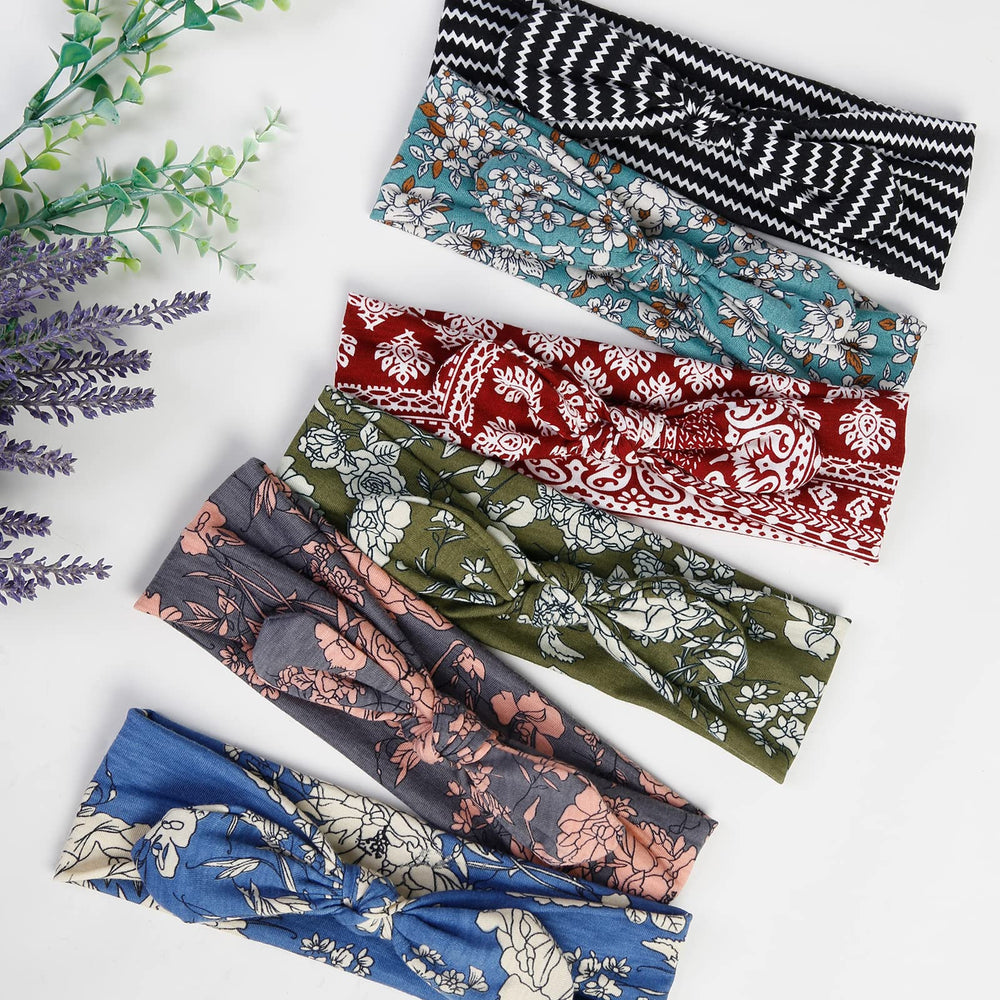 Huachi bow headband turban-style showcasing trendy, comfortable wear in casual or sport settings.