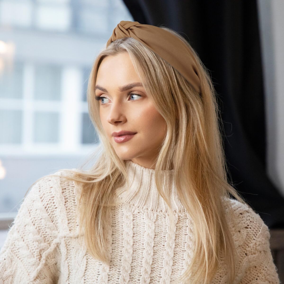 Huachi brown knot headband adds versatile everyday flair.