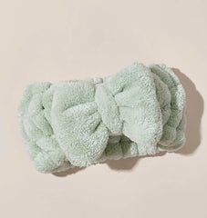 Huachi headbands keep hair out of the way during your daily skincare routine.