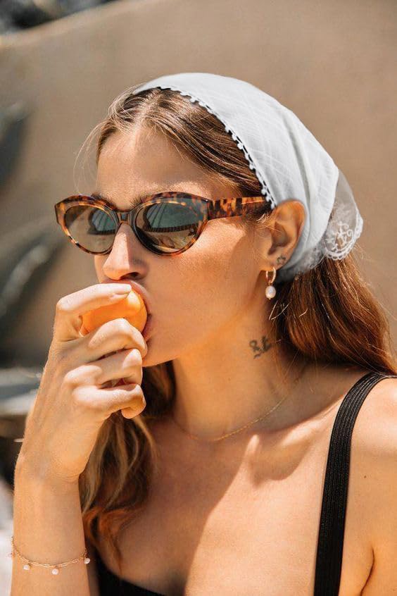 Huachi headscarf styled for beach days and picnics, offering versatile seasonal flair.