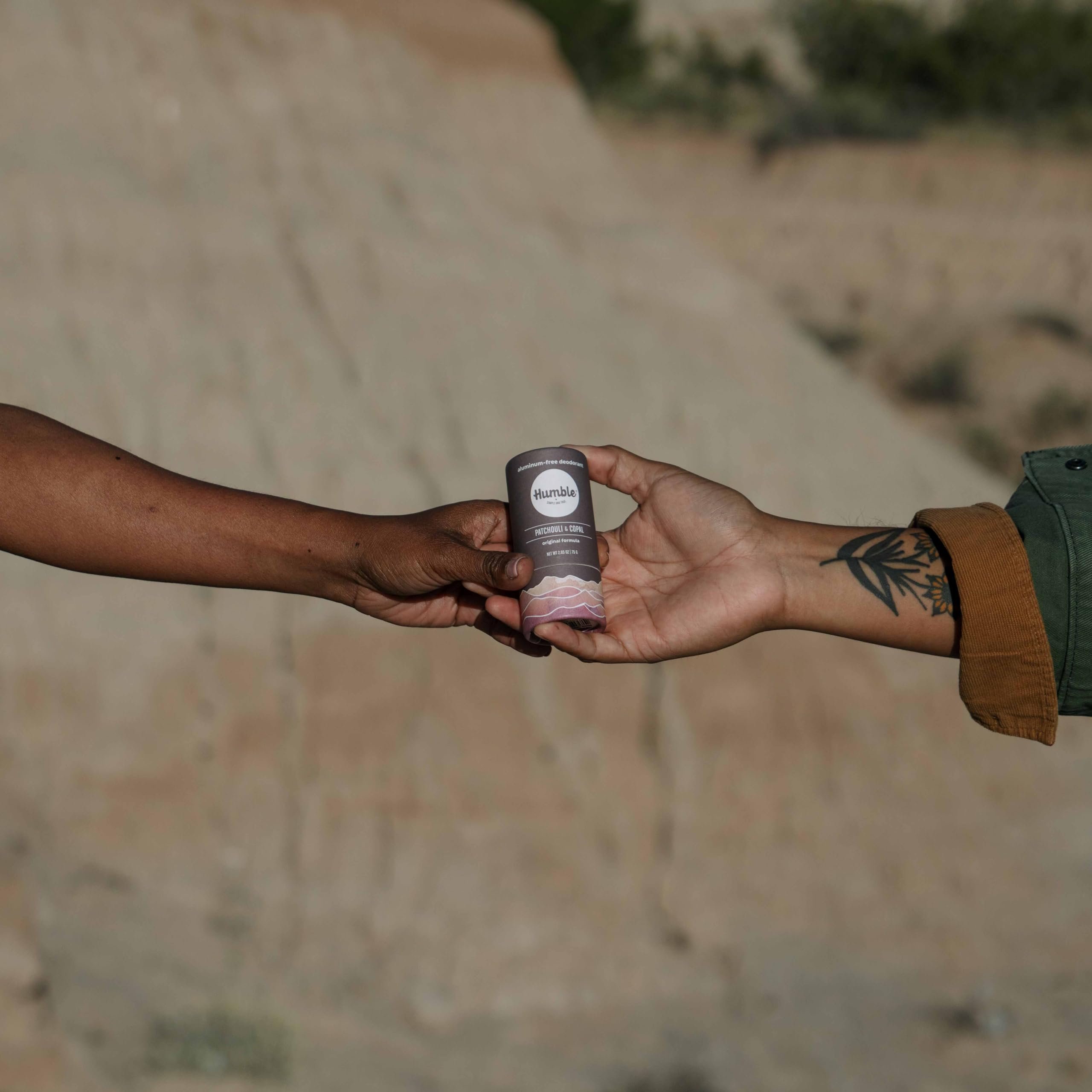 Baking soda content boosts odor absorption for a fresh feel