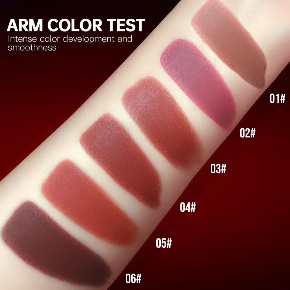 Hxssll twist-up-lip-crayon-application demonstrates quick, precise lip lining without sharpening