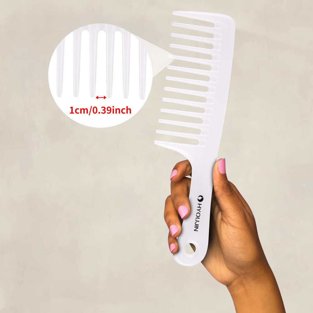HYOUJIN round-handle detangling comb with smooth teeth for comfortable styling.