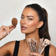 Iconic London HD Blend brush in action demo showing versatile formula use.