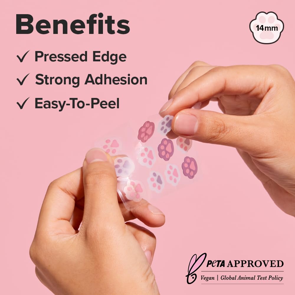 I DEW CARE hydrocolloid pimple patch closeup demonstrates targeted protection and exudate absorption.