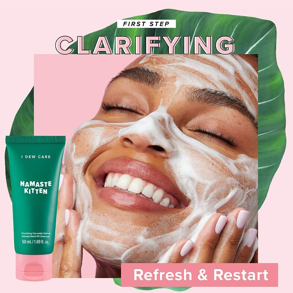 I DEW CARE Kaolin absorbs oil for a refined, matte-looking complexion.
