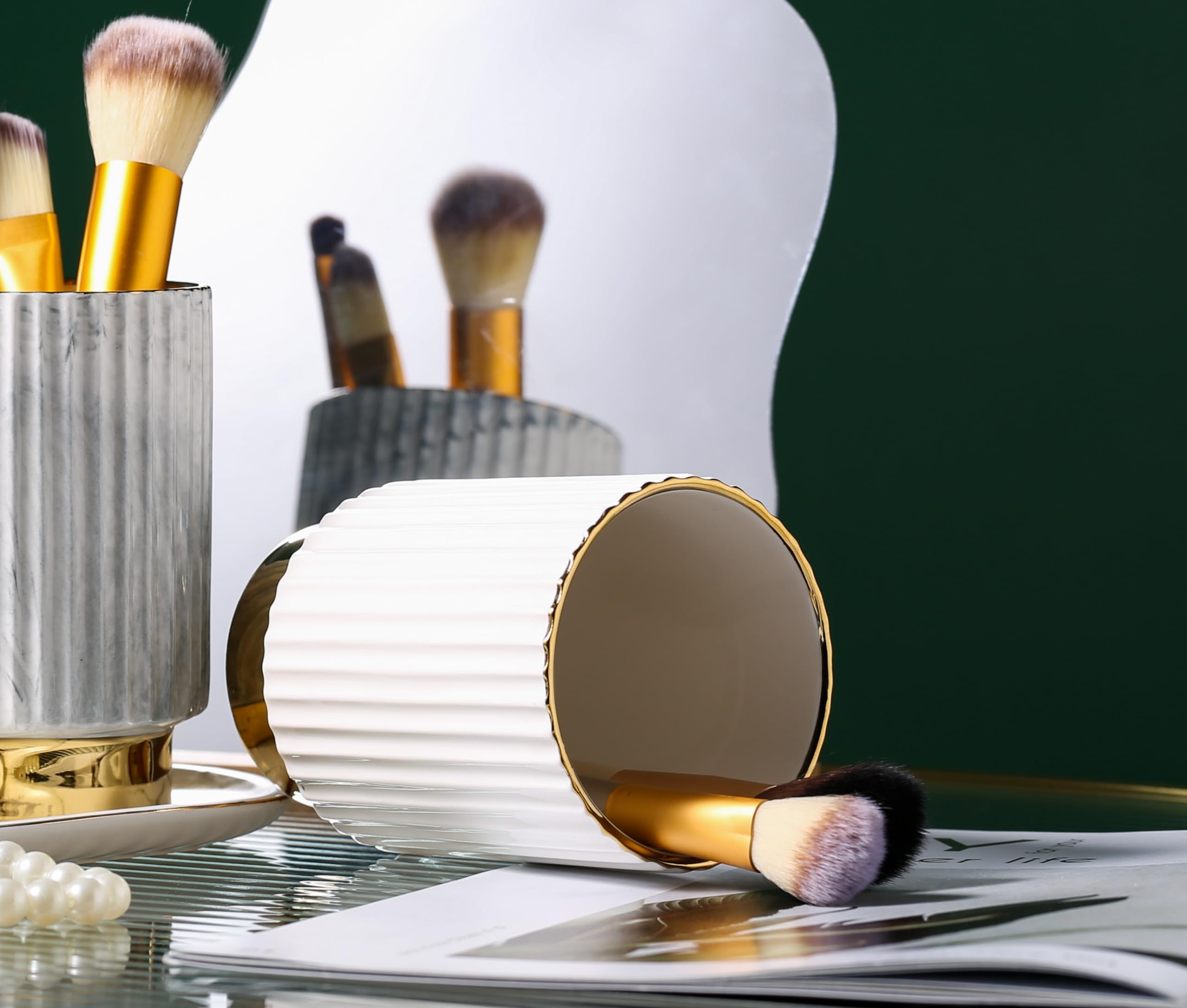 IEEK ceramic holder used as bathroom toothbrush holder