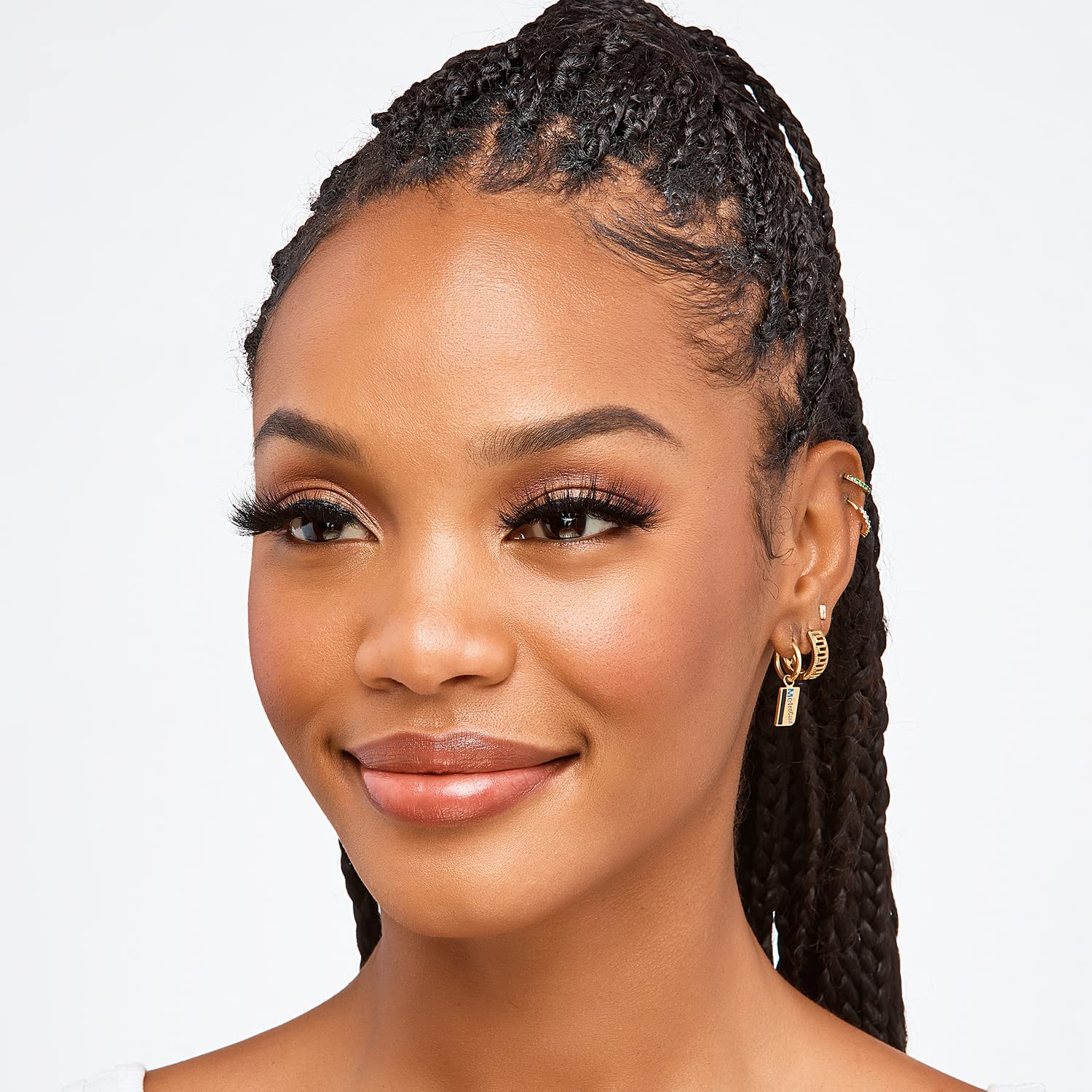 i-ENVY Luxury Mink 3D Lashes show maximum fluff for glamorous eyes