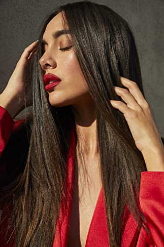 IGK Good Behavior features spirulina protein that strengthens hair texture.