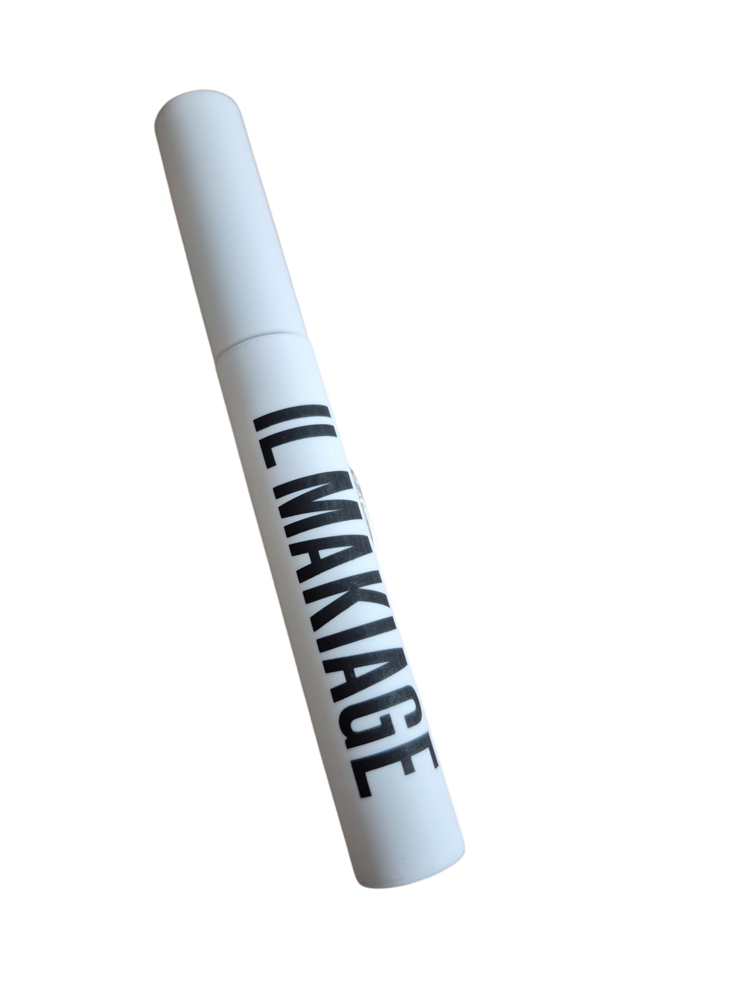 Il Makiage Black Card Mascara loft curl wand close-up for lifted lashes